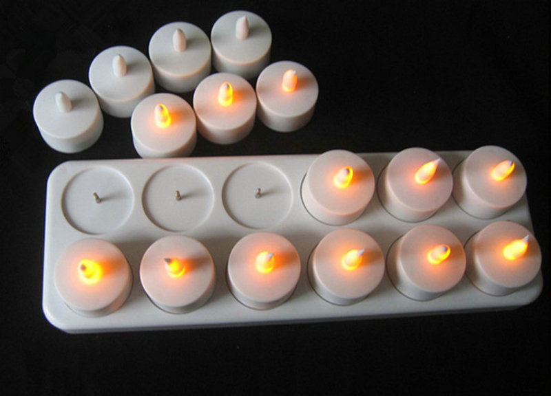 Holiday Candle Set - Set di 12 Candele LED Ricaricabili